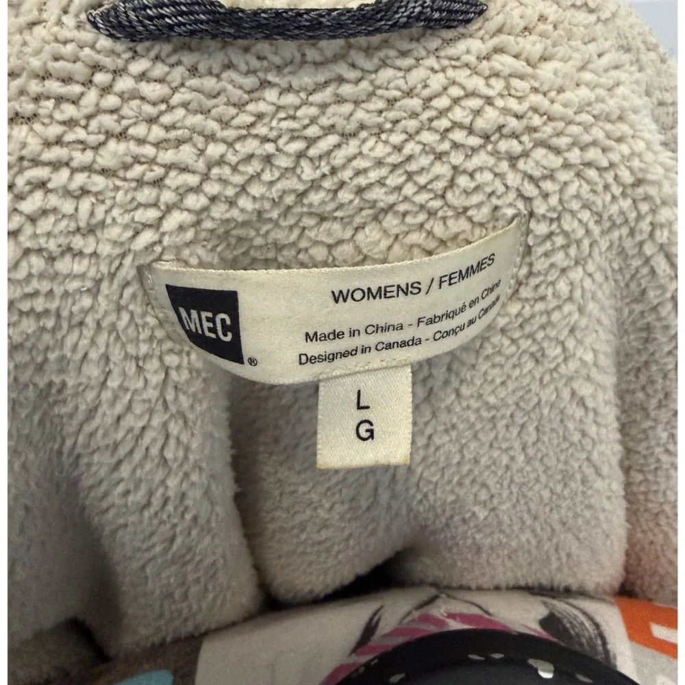 MEC Jacket - Picture 4 of 7